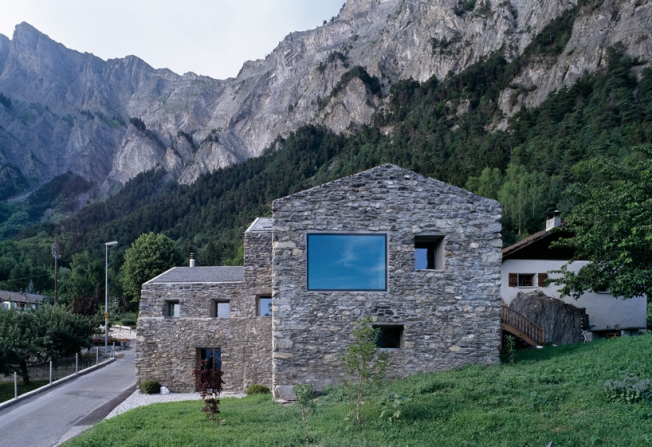 Casa rehabilitada en Chamoson-Suiza-2-arquitectura-domusxl