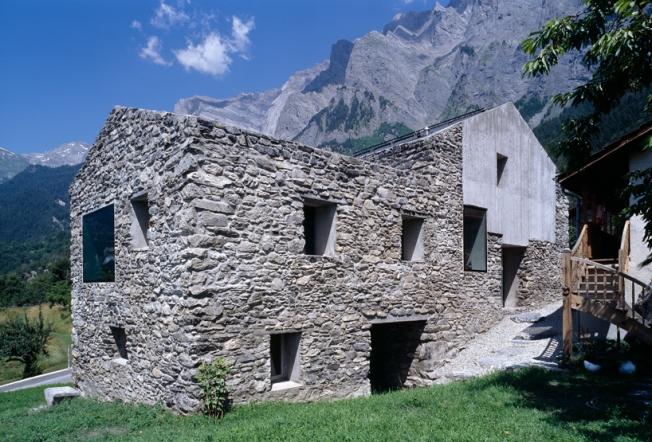 Casa rehabilitada en Chamoson-Suiza-5-arquitectura-domusxl