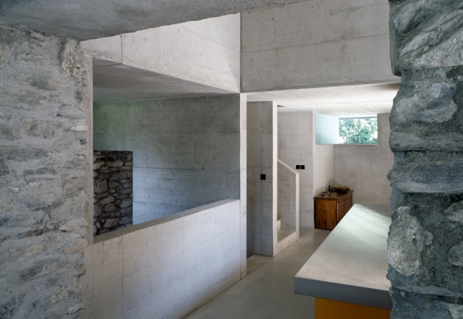 Casa rehabilitada en Chamoson-Suiza-7-arquitectura-domusxl