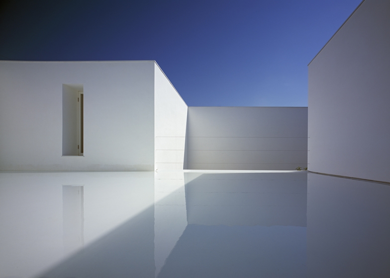 Casa cueva blanca-Japón-8-arquitectura-domusxl